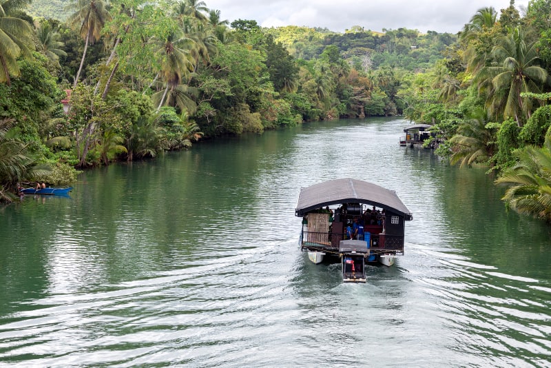 Floating buffet restaurant cruise on Loboc River