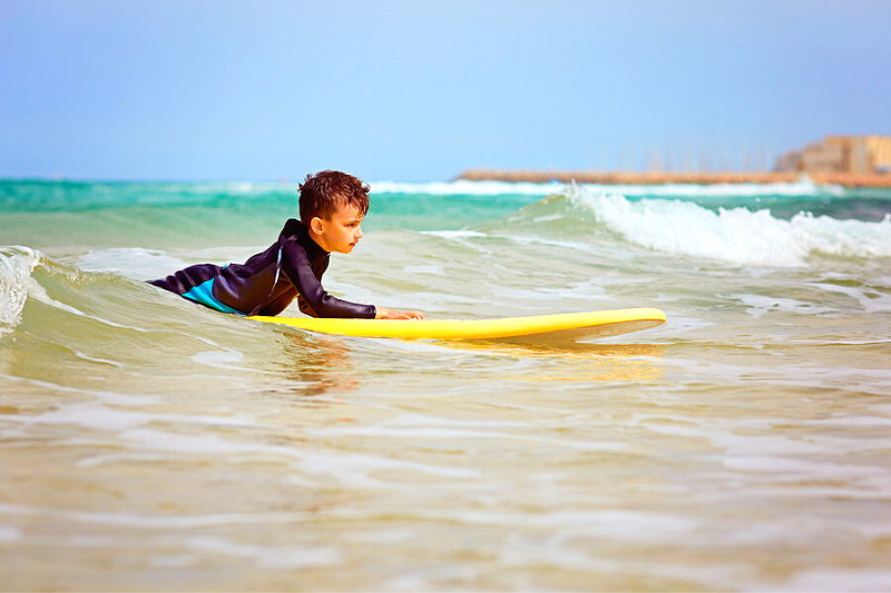 kid surfing